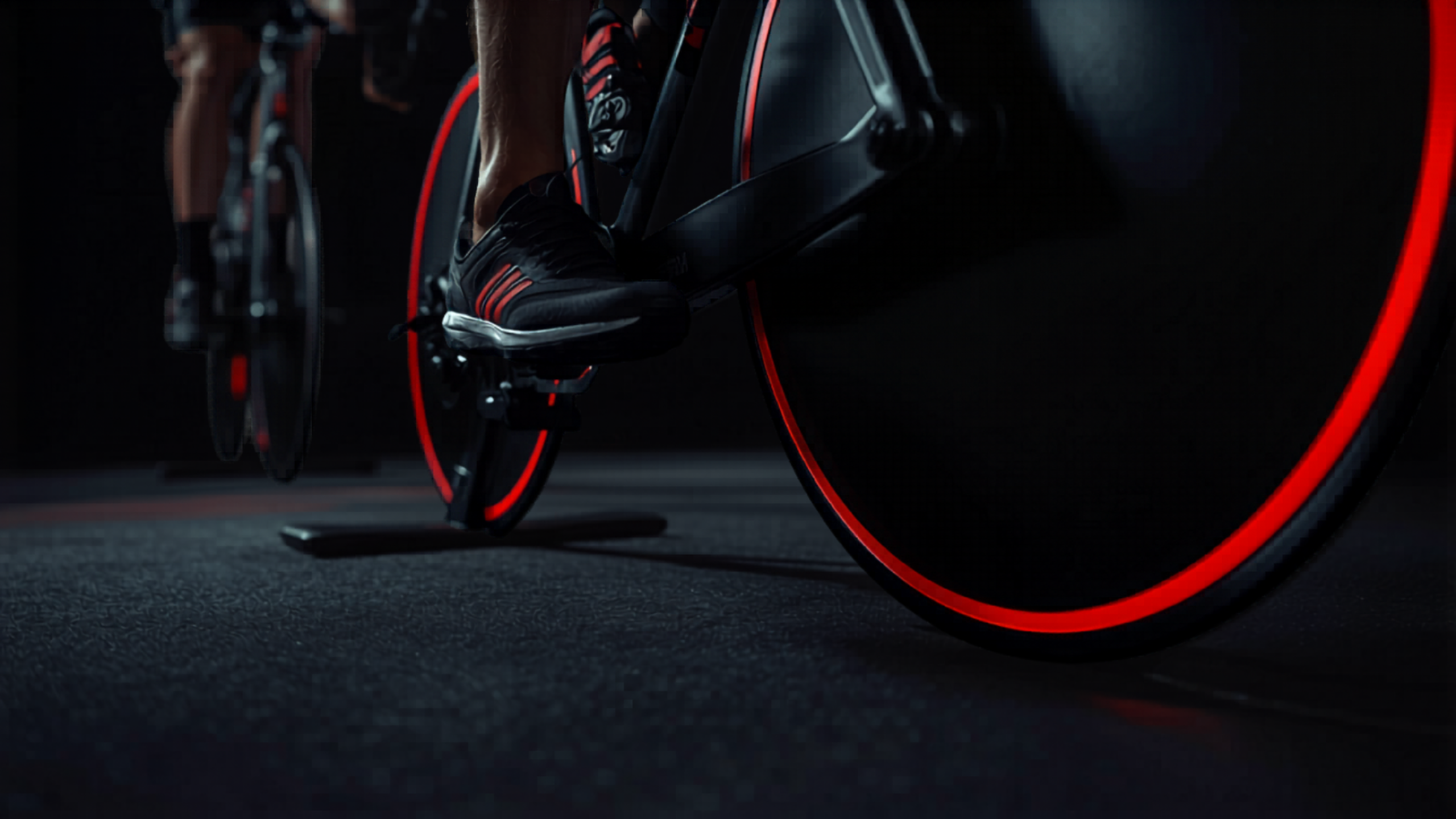 RPM bij Oxygenfitness in Eindhoven is een energieke indoor cycling groepsles waarbij je traint op een stationaire fiets op motiverende muziek. Tijdens deze intensieve fitness training verbeter je je conditie, verbrand je veel calorieën en werk je aan je uithoudingsvermogen.