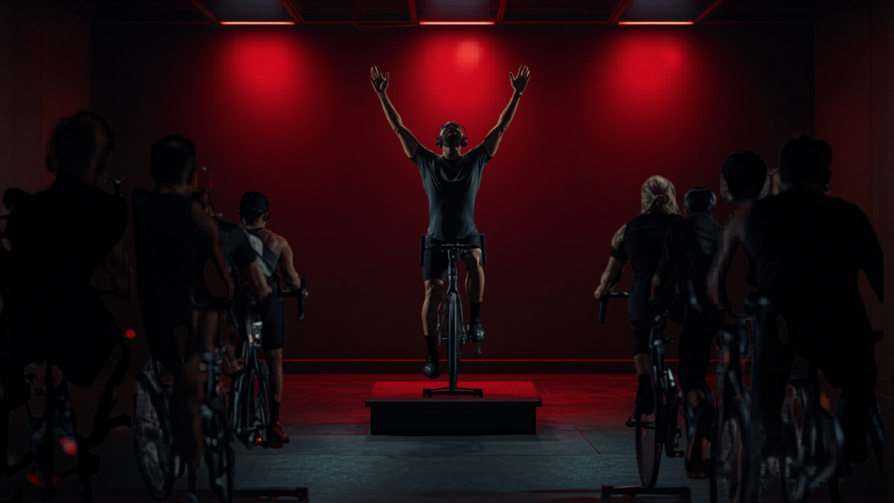 Een groot voordeel van RPM training bij Oxygenfitness in Eindhoven is dat je volledig controle hebt over de intensiteit van je workout. Je kunt de weerstand van de fiets eenvoudig aanpassen aan jouw niveau.